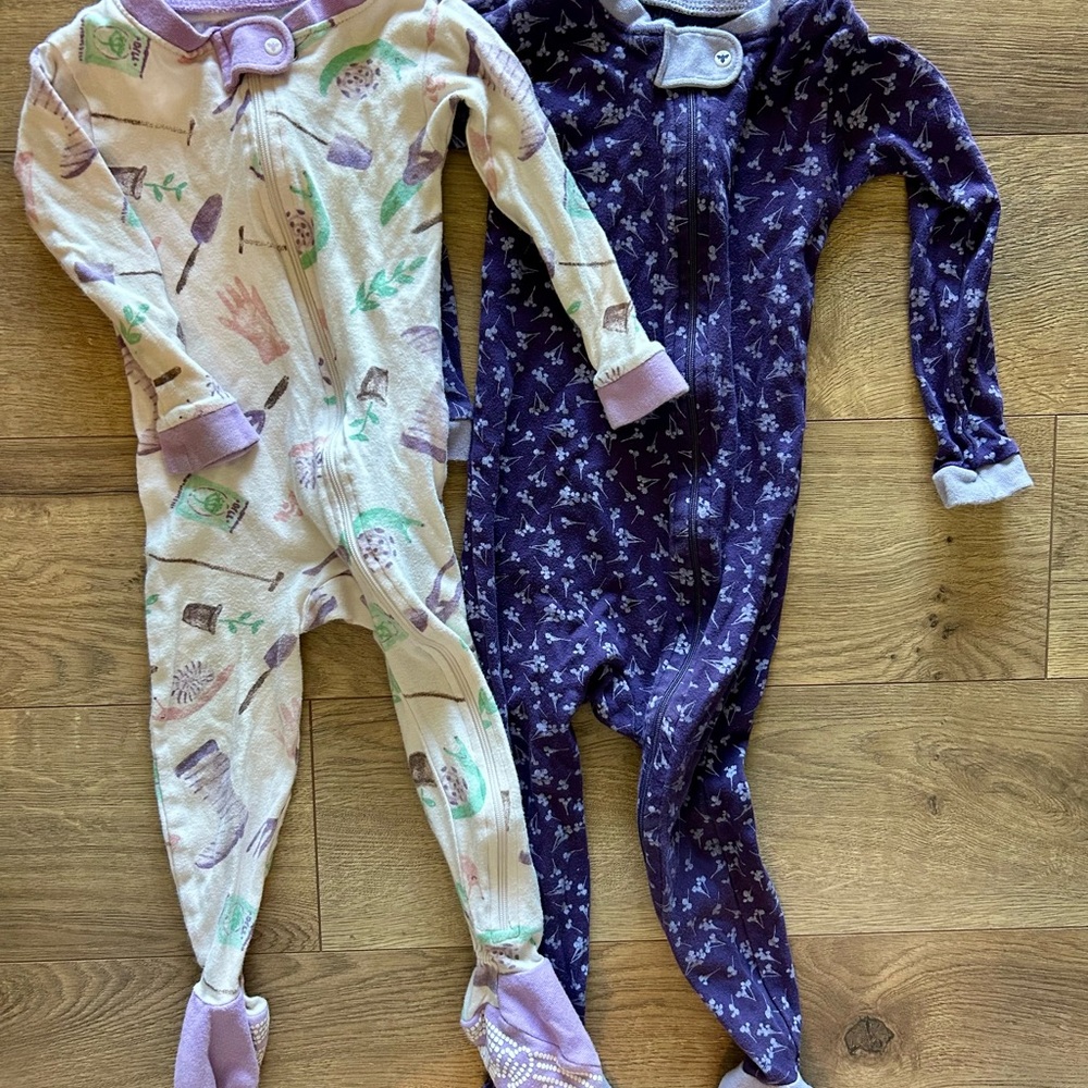 Lot of 2 Footed One-Piece Pajamas